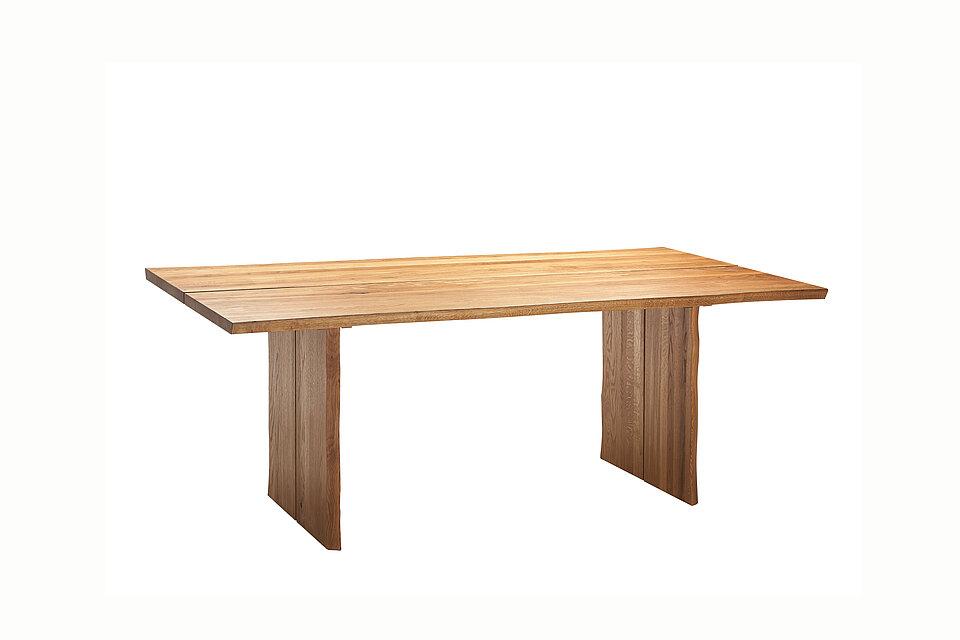 Holztisch mit Holzwangen